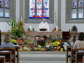 Familiengottesdienst zum Erntedankfest (Foto: Karl-Franz Thiede)